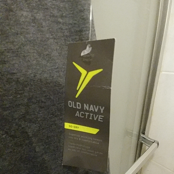 💜NWT Grey, athletic top - Picture 3 of 4